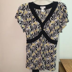 Ladies dressy top🌼